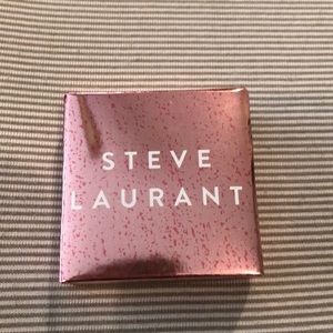 Steve Laurant blush